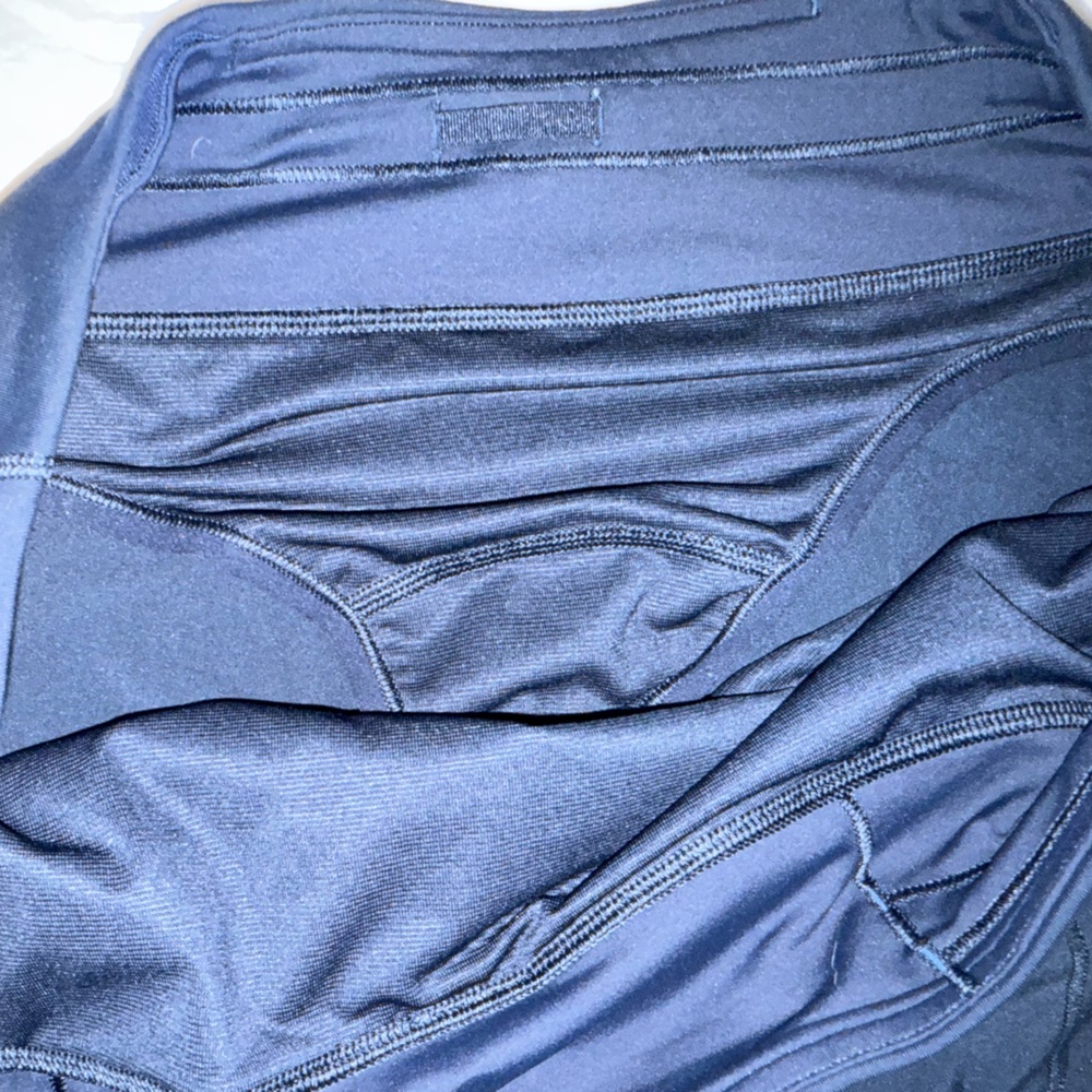 lululemon athletica Navy Athletic Shorts size 8 - Picture 4 of 5